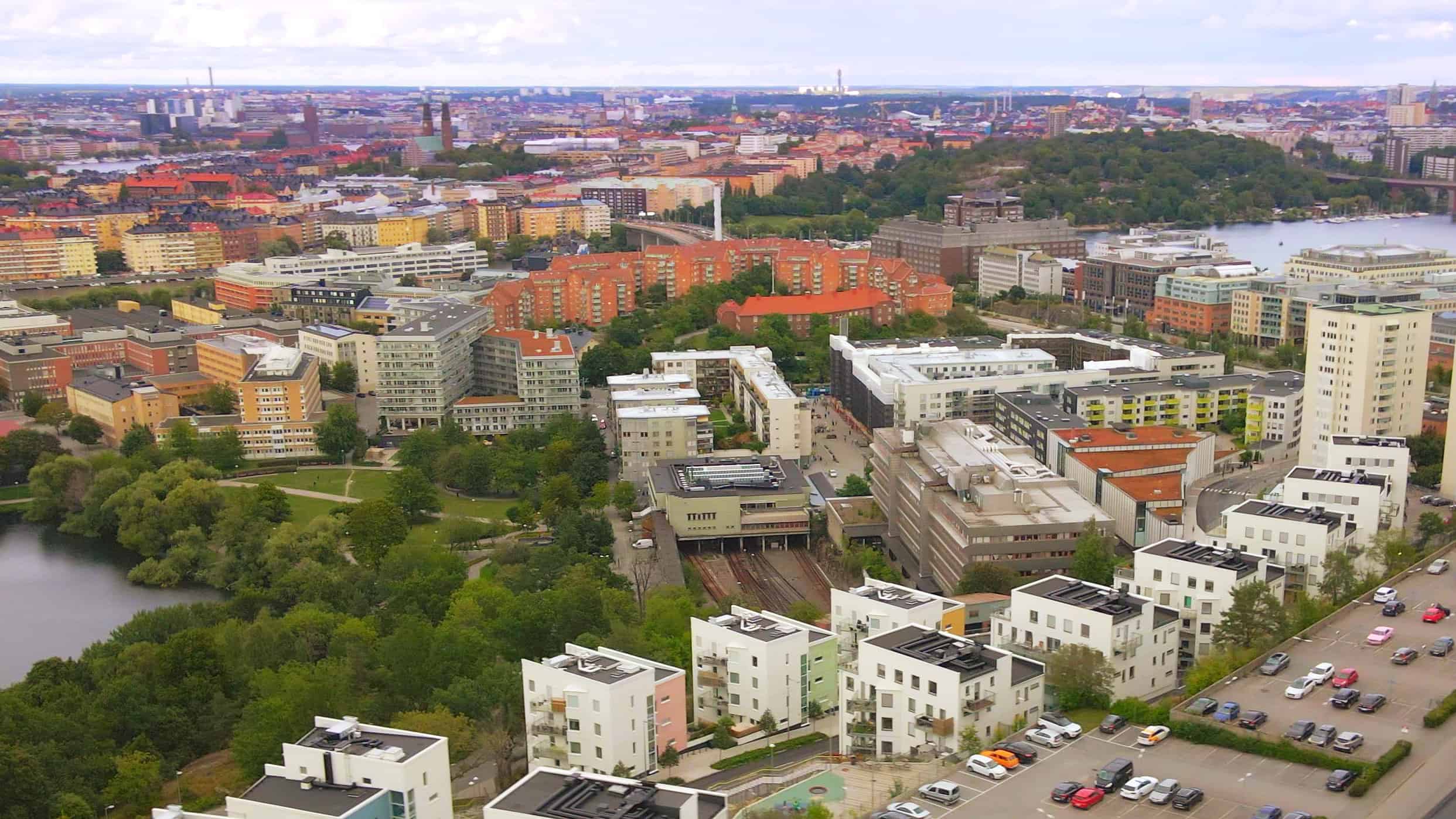 Liljeholmen spårområde och stadsvy