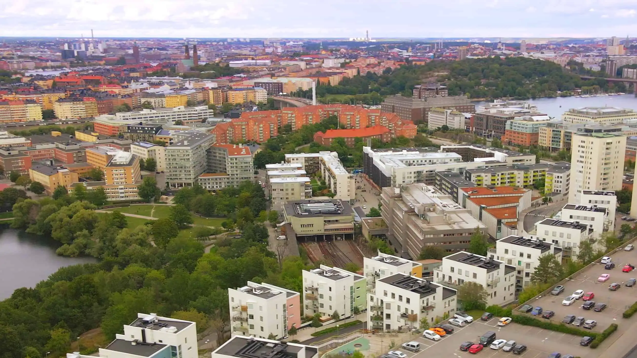 Liljeholmen spårområde och stadsvy